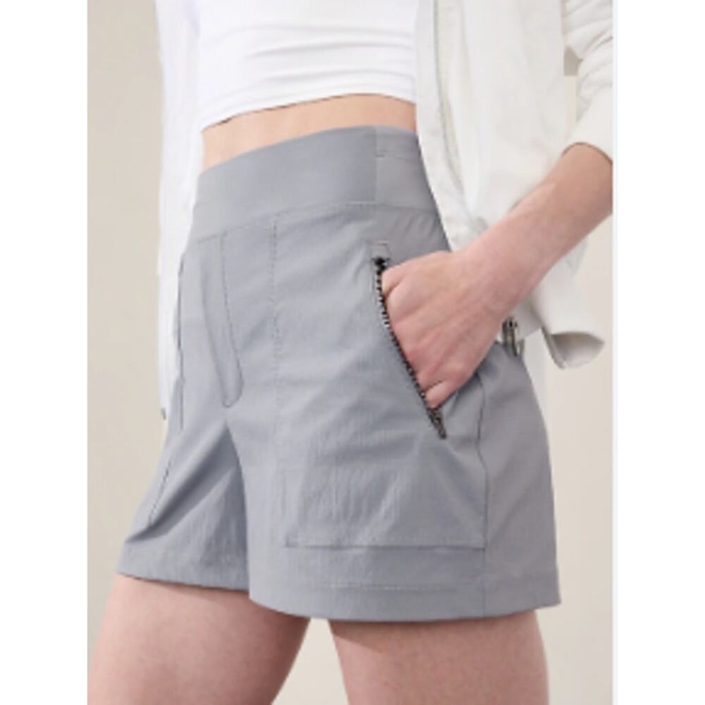 Athleta Trekkie North 3.5" Short Size 6 Gray Mid-Rise Tear-Resistant Running